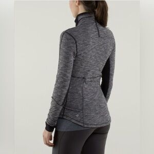 Lululemon Base Runner 1/2 Zip Pullover in Herringbone Pattern. Size 6.